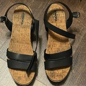 Sonoma women’s wedge sandals!